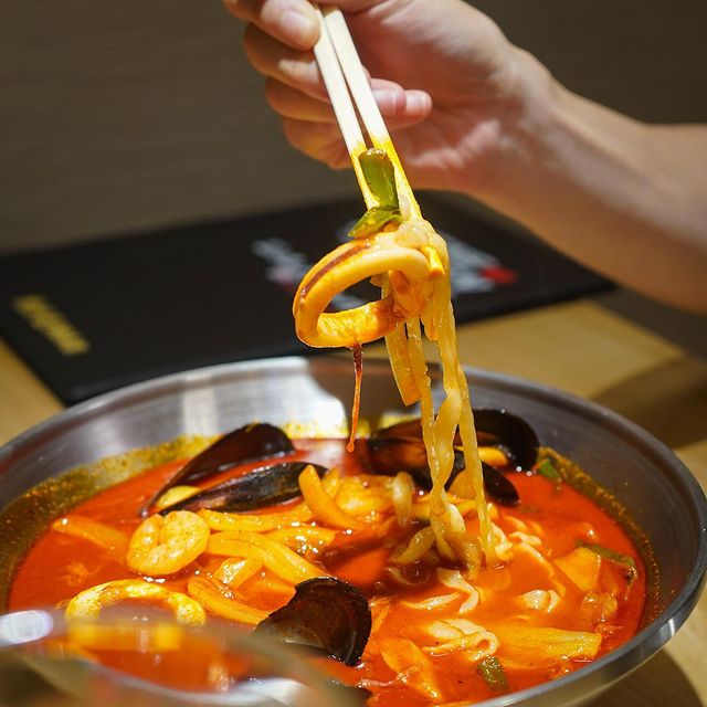 CHICKENネネチキン)